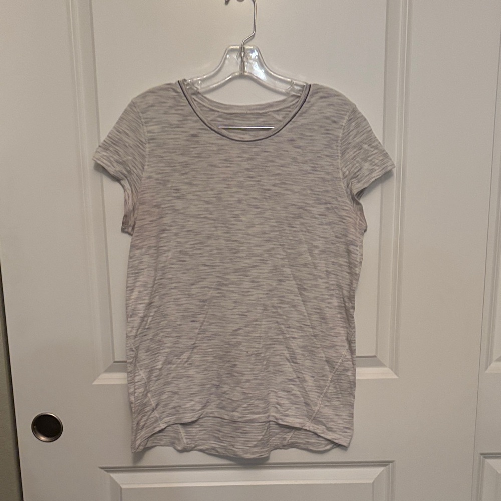 lululemon athletica Heathered Gray Short Sleeve Tee